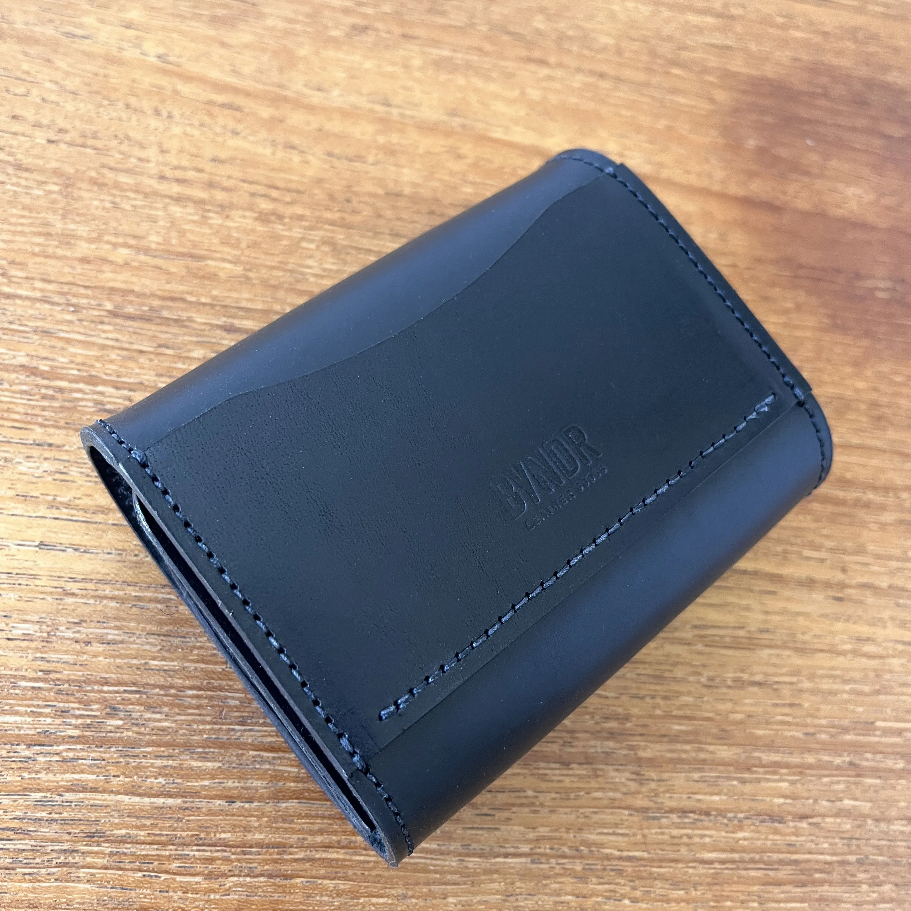 CARGO CLUTCH   BLACK