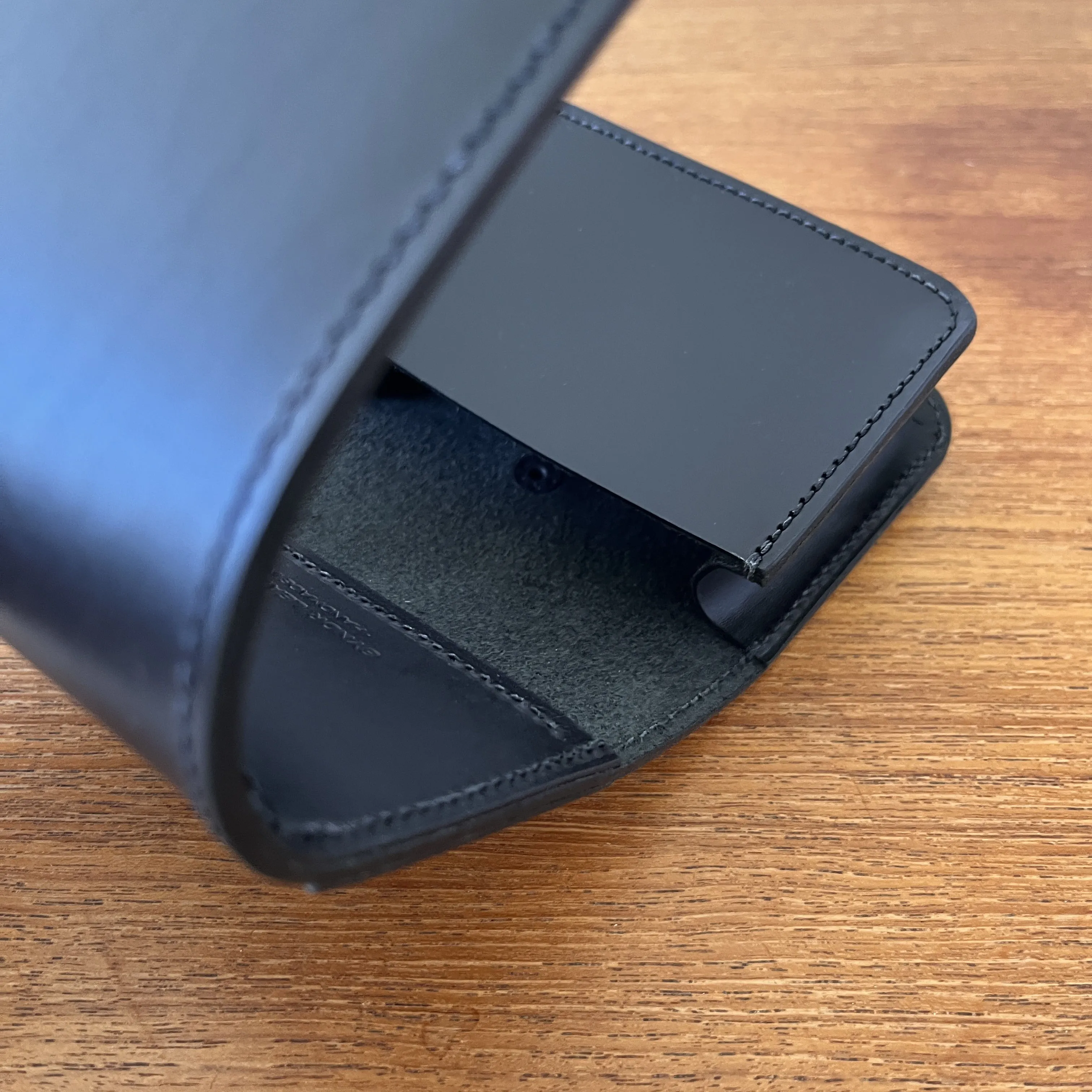 CARGO CLUTCH   BLACK