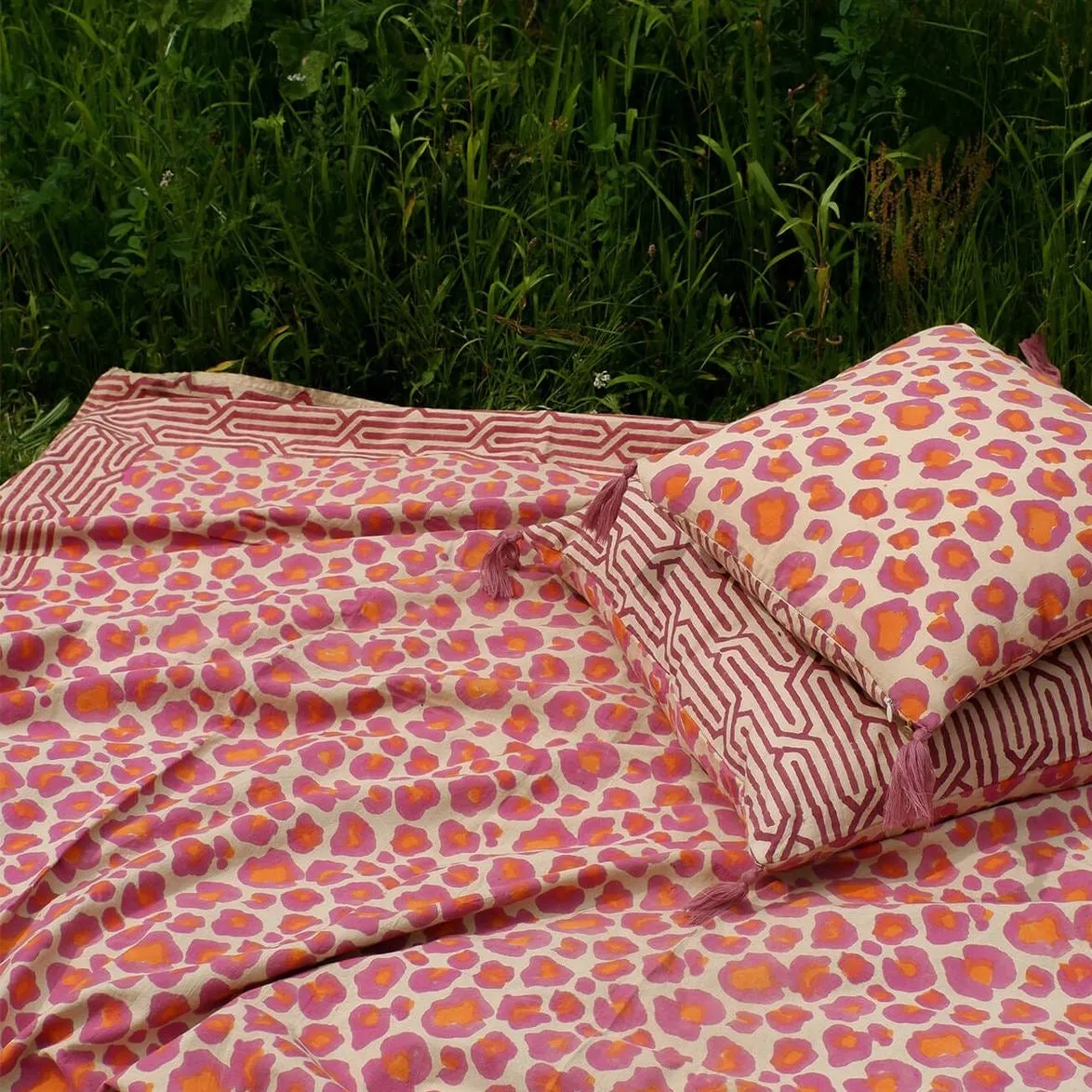 Doing Goods Pink Leopard Single Throw in Tote Bag