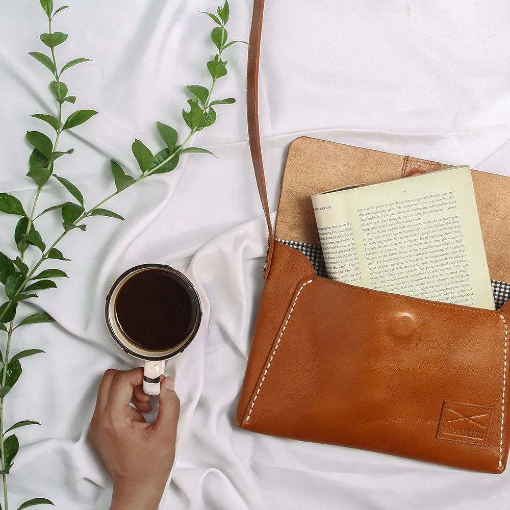 Fundamental Messenger Bag III -Tan