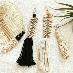 Hermi Seashell Tassels in White