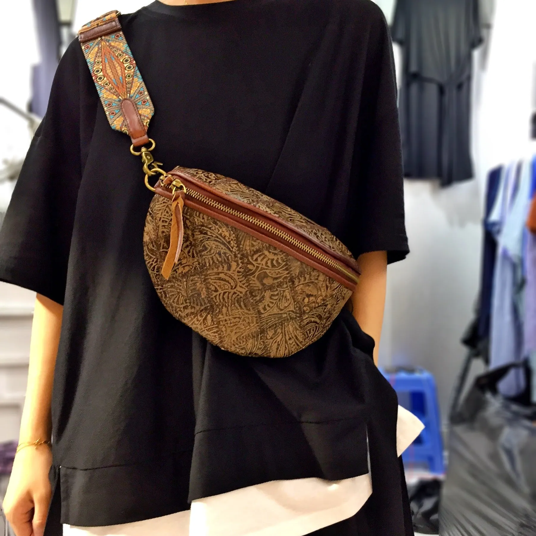 Small Women's Crossbody Chest Bag Leather Sling Bags For Women