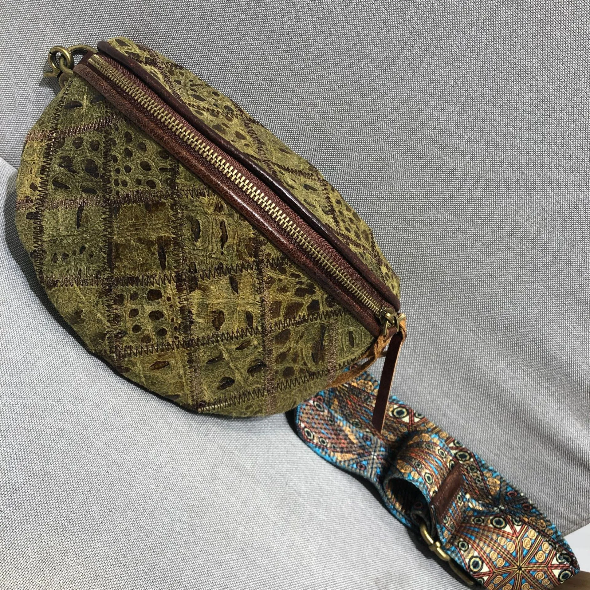 Small Women's Crossbody Chest Bag Leather Sling Bags For Women