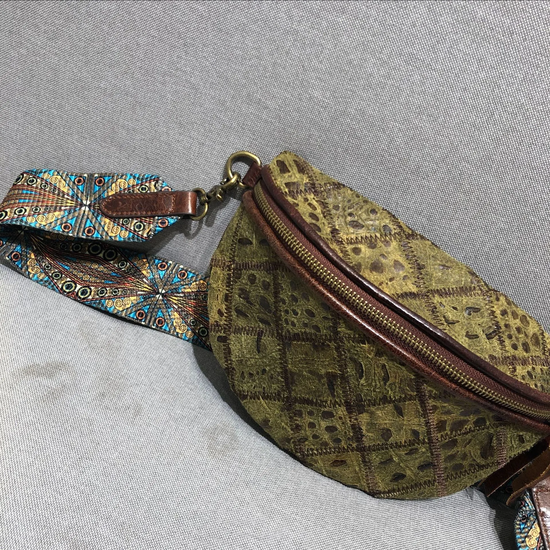 Small Women's Crossbody Chest Bag Leather Sling Bags For Women